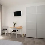 Nerissa Suites&rooms Pensjonat Terrasini