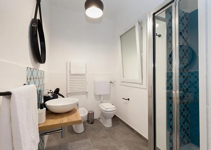 Nerissa Suites&rooms ゲストハウス 4*