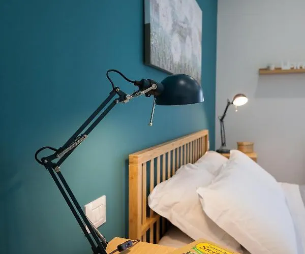 Nerissa Suites&rooms ゲストハウス テッラジーニ